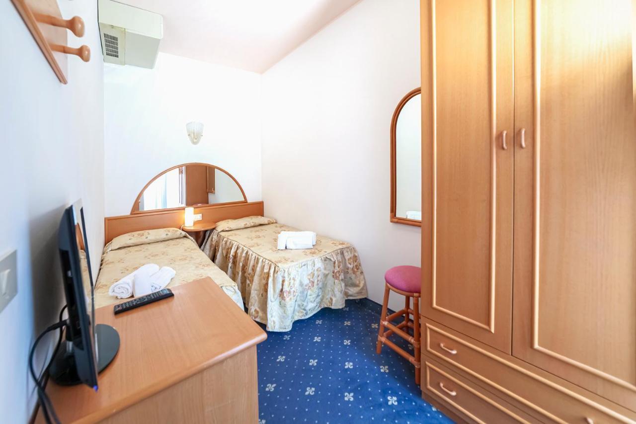 Hotel Villa Luisa Lignano Sabbiadoro Eksteriør bilde