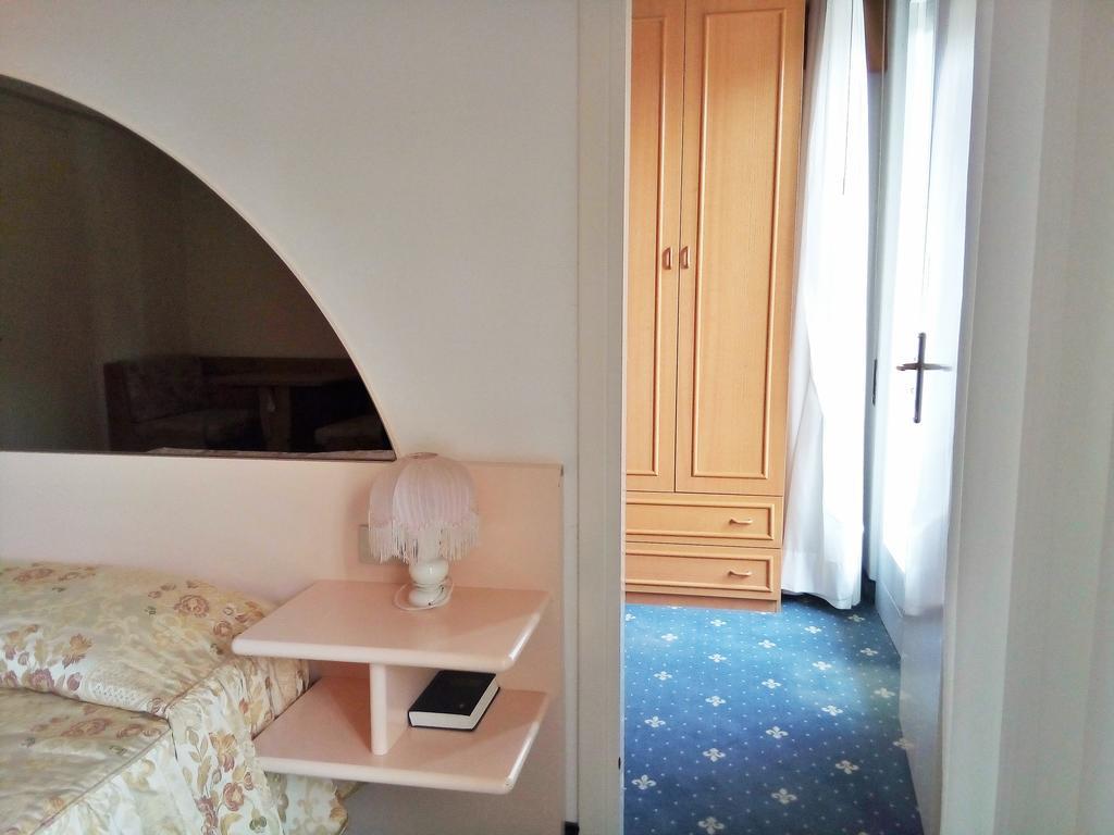 Hotel Villa Luisa Lignano Sabbiadoro Eksteriør bilde