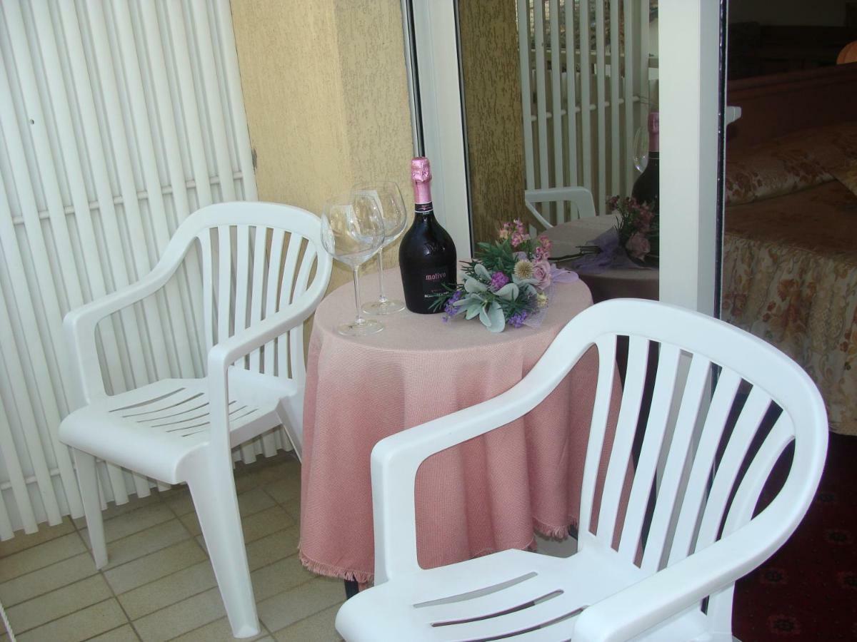 Hotel Villa Luisa Lignano Sabbiadoro Eksteriør bilde